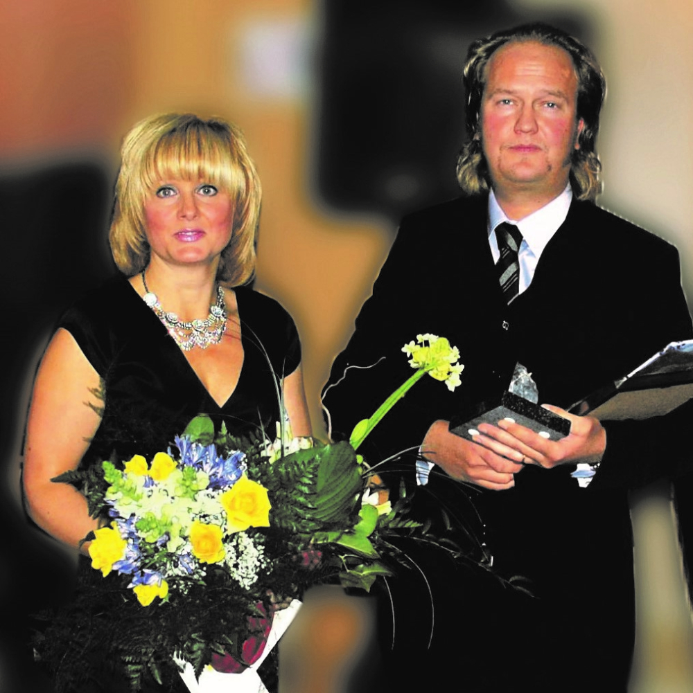 VK-Motors Oy, Ruoveden Vuoden Yrittäjä v. 2011. Kuvassa oikealta Ville ja Katja-Birgitta Kaikkonen. Kuva Ruovesi-Lehti, Kalevi Tiitinen