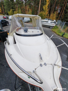 Quicksilver 450 Cabin 2