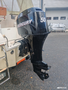 Quicksilver 450 Cabin 6