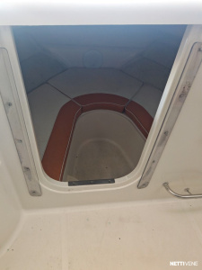 Quicksilver 450 Cabin 10