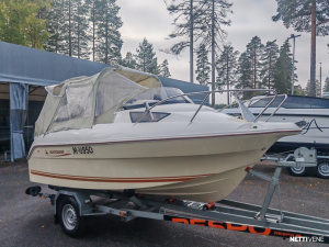 Quicksilver 450 Cabin 4