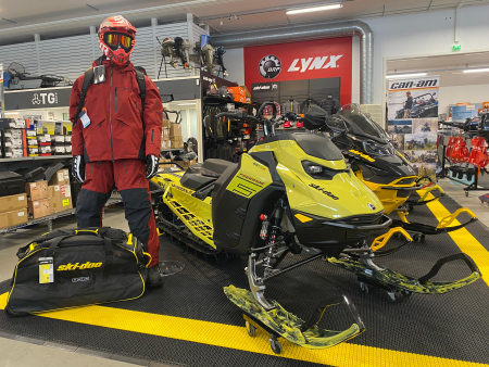 SKI-DOO FREERIDE 850 E-TEC TURBO R 154 DSHOT 3.0IN 76MM 10.25 IN. COLOR TOUCHSCREEN DISPLAY 2025 000VDSF00