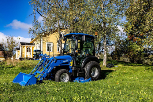Traktori Solis 26 HST 4wd Lämpimällä ohjaamolla & etukuormaajalla