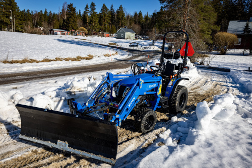 Traktori Solis 26 6+2 4WD SS, Etukuormaajalla