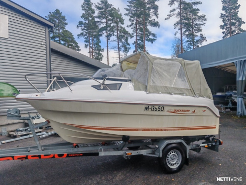 Quicksilver 450 Cabin