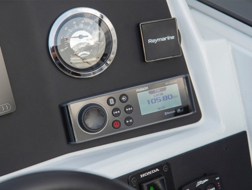 FUSION MS-RA70N -SOITIN 2-KAIUTTIMELLA (TIGER DCZ & BRZ)